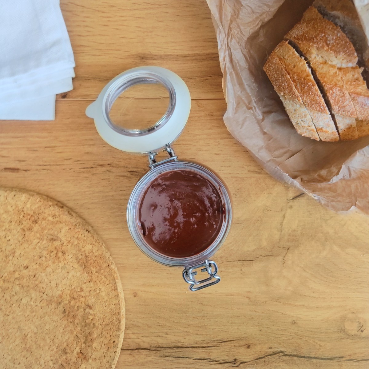 Pâte à tartiner au cacao et aux&nbsp;noisettes